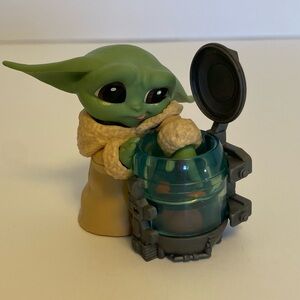 Star Wars The Bounty Collection Series 3 The Child Grogu "Curious Child" figure